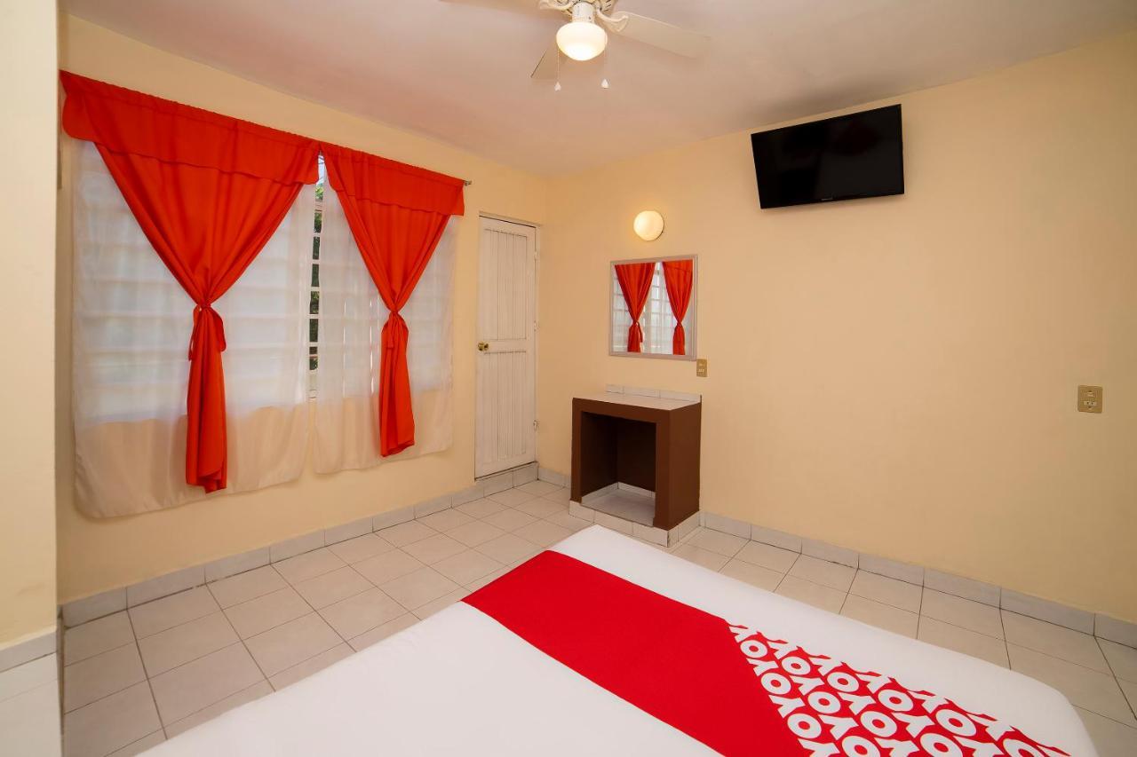 Oyo Hotel Jardin Carpio Aguascalientes Bagian luar foto